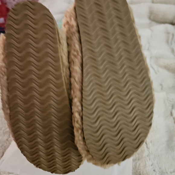 INTENTIONALLY BLANK Tan Fuzzy Slippers - Picture 7 of 7